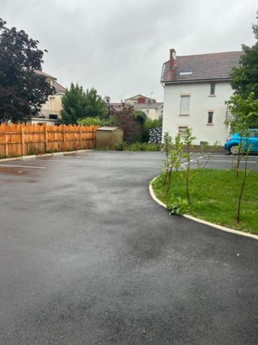 Апартаменти L'Aindus De Brou- Parking Prive- Rdc Бург-ан-Бресс Екстер'єр фото